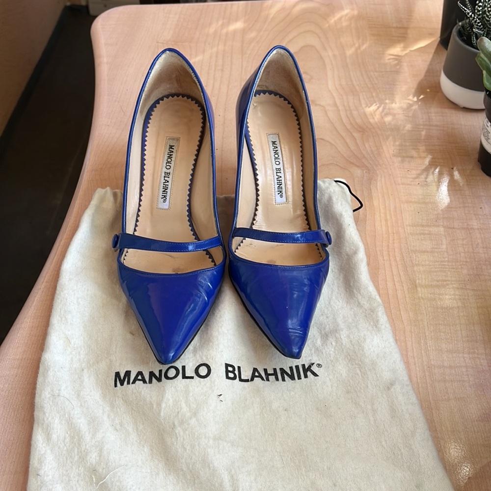 Manolo Blahnik Electric Blue Patent Mary Jane Pointed-Toe Heels - Picture 6 of 6